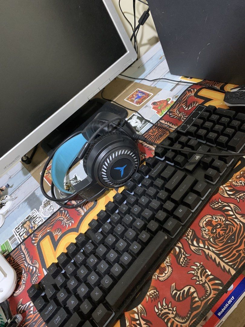 PC SET 50-60hz (Category: Desktops) located in Manila. Submitted by sukdsss (Listing ID 1430372423, Image 2). Description: PC SET 4000 SPECS HP Compaq LE1911 monitor 19 inch 50-60hz Lenovo thinkcentre cpu zeus keyboard and mouse working maayos nagagamit.