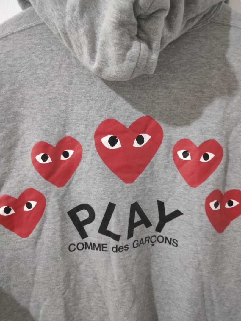 PLAY Comme des Garcons Hoodie XL (Category: Coats, Jackets and Outerwear) located in Ozamiz City. Submitted by ukaygrails (Listing ID 1430333420, Image 3). Description: Excellent condition Authentic Size xl Dimes W23/L27.5.