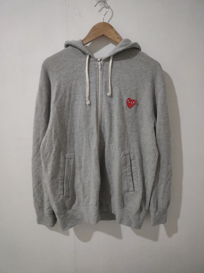 PLAY Comme des Garcons Hoodie XL (Category: Coats, Jackets and Outerwear) located in Ozamiz City. Submitted by ukaygrails (Listing ID 1430333420, Image 1). Description: Excellent condition Authentic Size xl Dimes W23/L27.5.