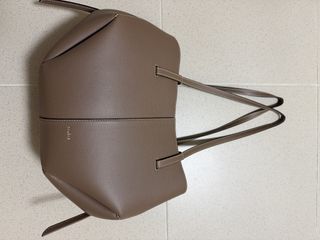 （分類：）位於 。 由 appletanggg 提交（商品編號 1430334229，圖片 1）。簡介： 。