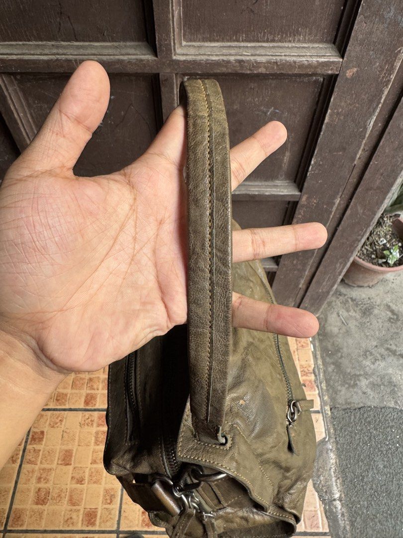 Rouge and Lounge (Category: Luxury Bags & Wallets) located in Pontevedra. Submitted by thriftermiles19 (Listing ID 1430292269, Image 3). Description: From ukay.