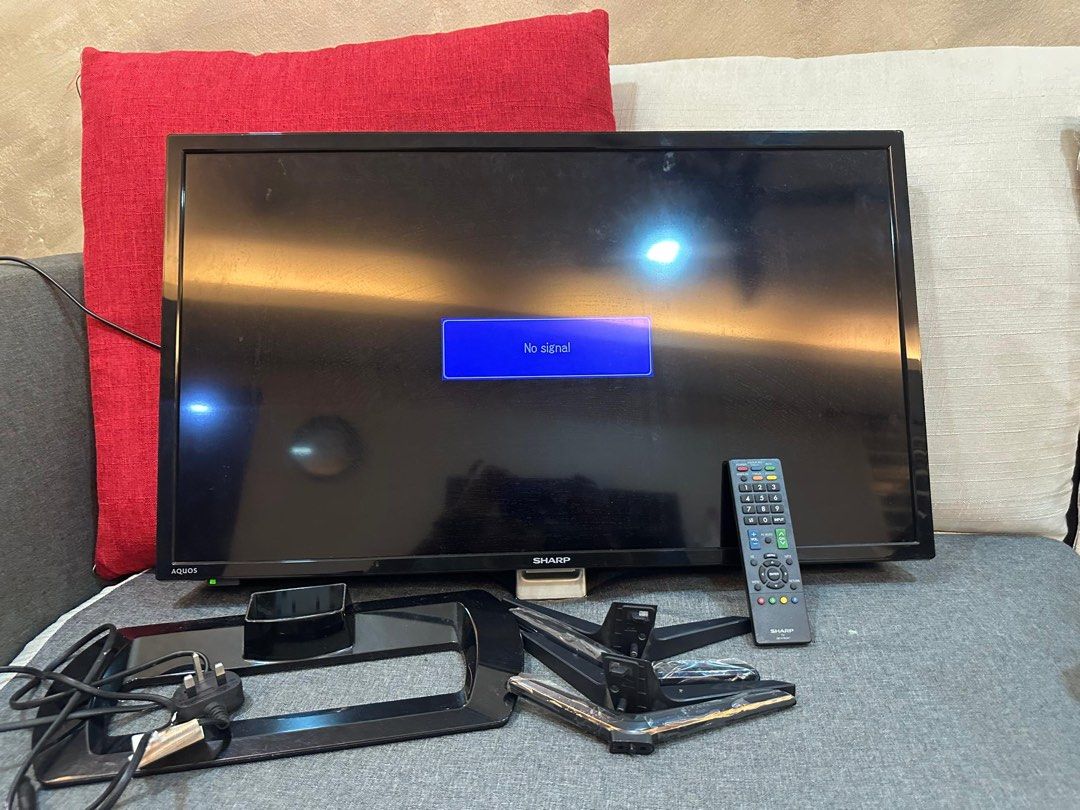 SHARP TV (Category: TV) located in Kuala Lumpur. Submitted by nesh_0513 (Listing ID 1430352494, Image 2). Description: TV is 32inch , lightly used Meet Up Area KL Condition 9/10 .