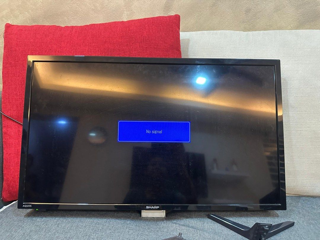SHARP TV (Category: TV) located in Kuala Lumpur. Submitted by nesh_0513 (Listing ID 1430352494, Image 3). Description: TV is 32inch , lightly used Meet Up Area KL Condition 9/10 .