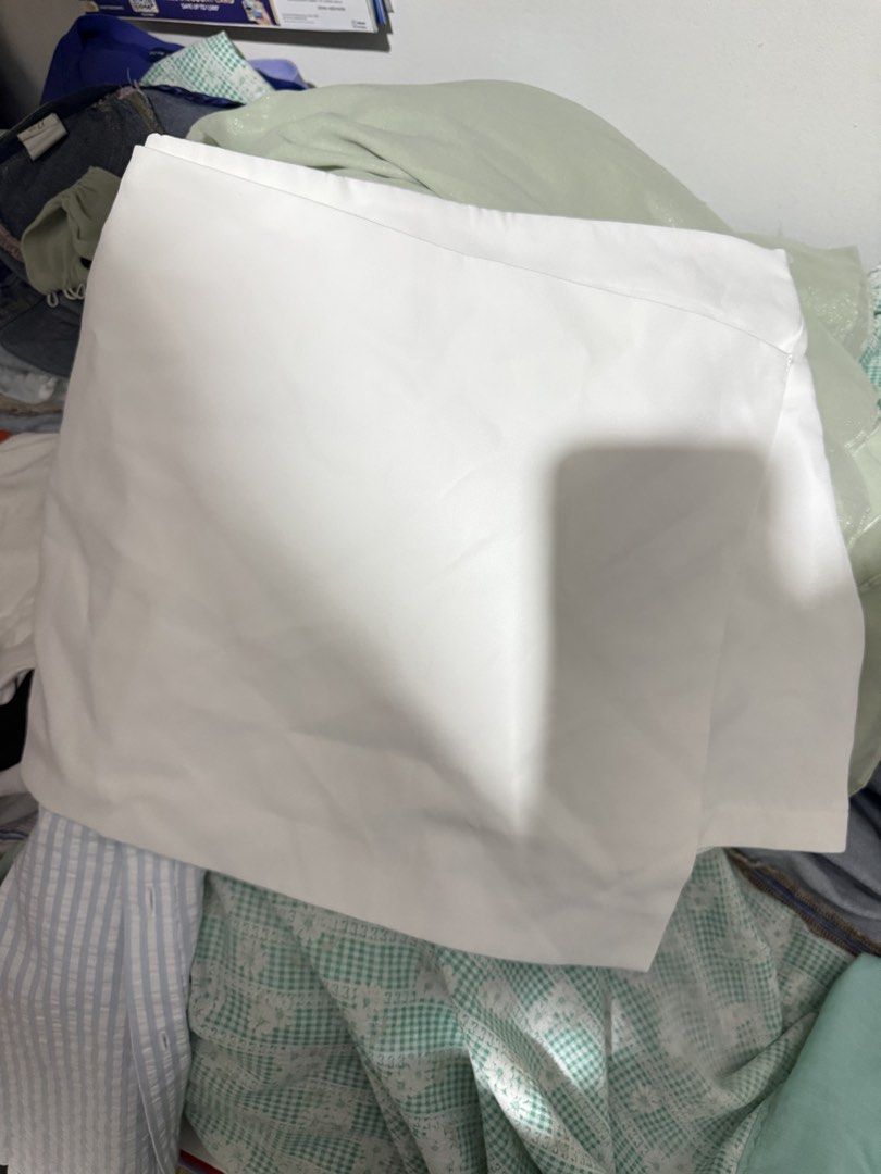 Shein white skort (Category: Skirts) located in Malabon City. Submitted by decluttergyal (Listing ID 1408616988, Image 3). Description: Used once then kept in the closet. Size is XS, can fit ‘til S though you might have to tuck in your tum (that’s what I did)..