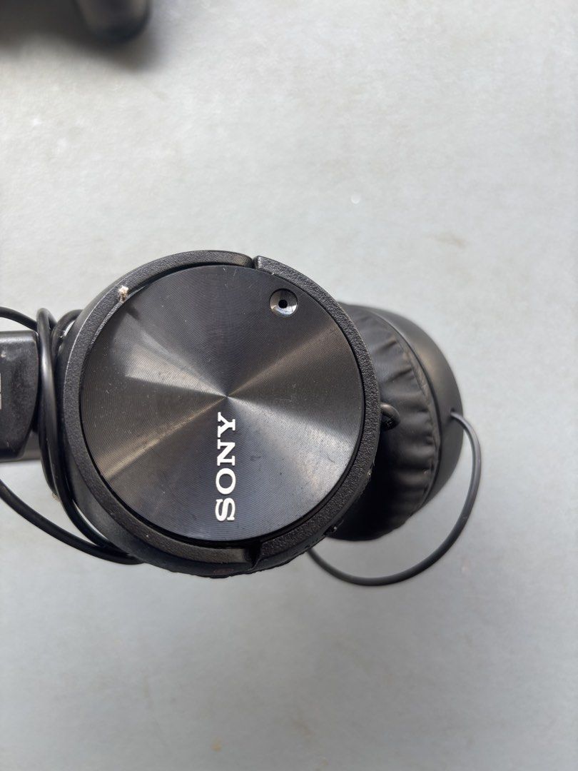 Sony MDR-ZX110NC (Category: Headphones & Headsets) located in Calamba. Submitted by zujgaragesale (Listing ID 1430219444, Image 1). Description: ✅No issue ✅Ear cover still comfortable ✅No scratches 🇵🇭Calamba City, Laguna.