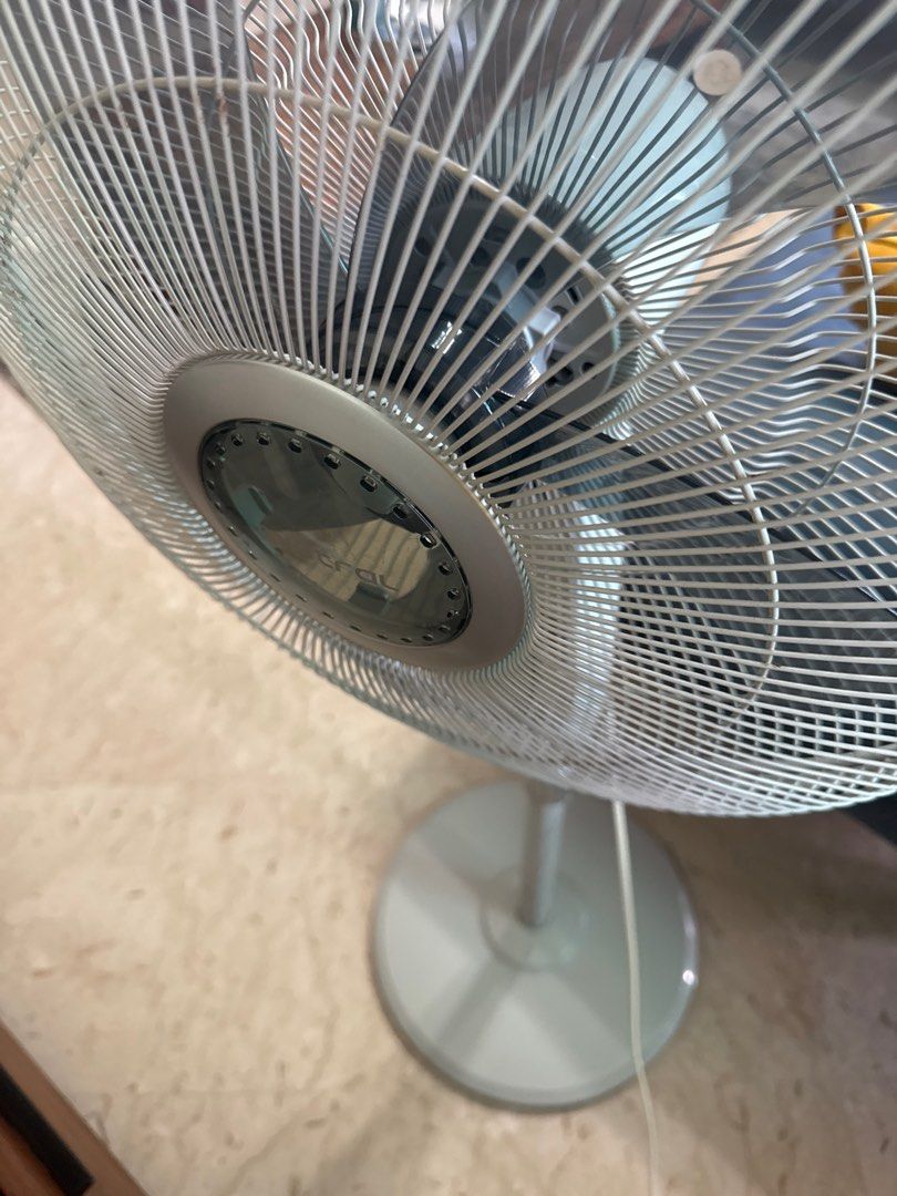 Standing Fan - Silver