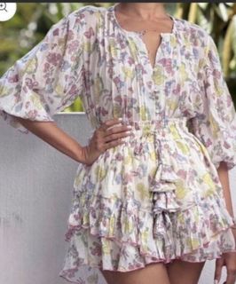 (Category: ) located in . Submitted by pleats.please (Listing ID 1430233818, Image 1). Description: .