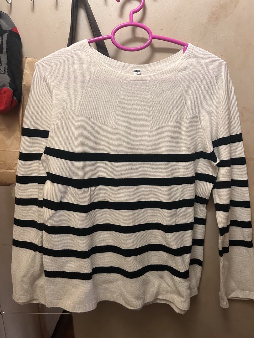 Striped Crew Neck Sweater (Category: Longsleeves) located in Manila. Submitted by keyscaninet (Listing ID 1430226577, Image 3). Description: Never used.