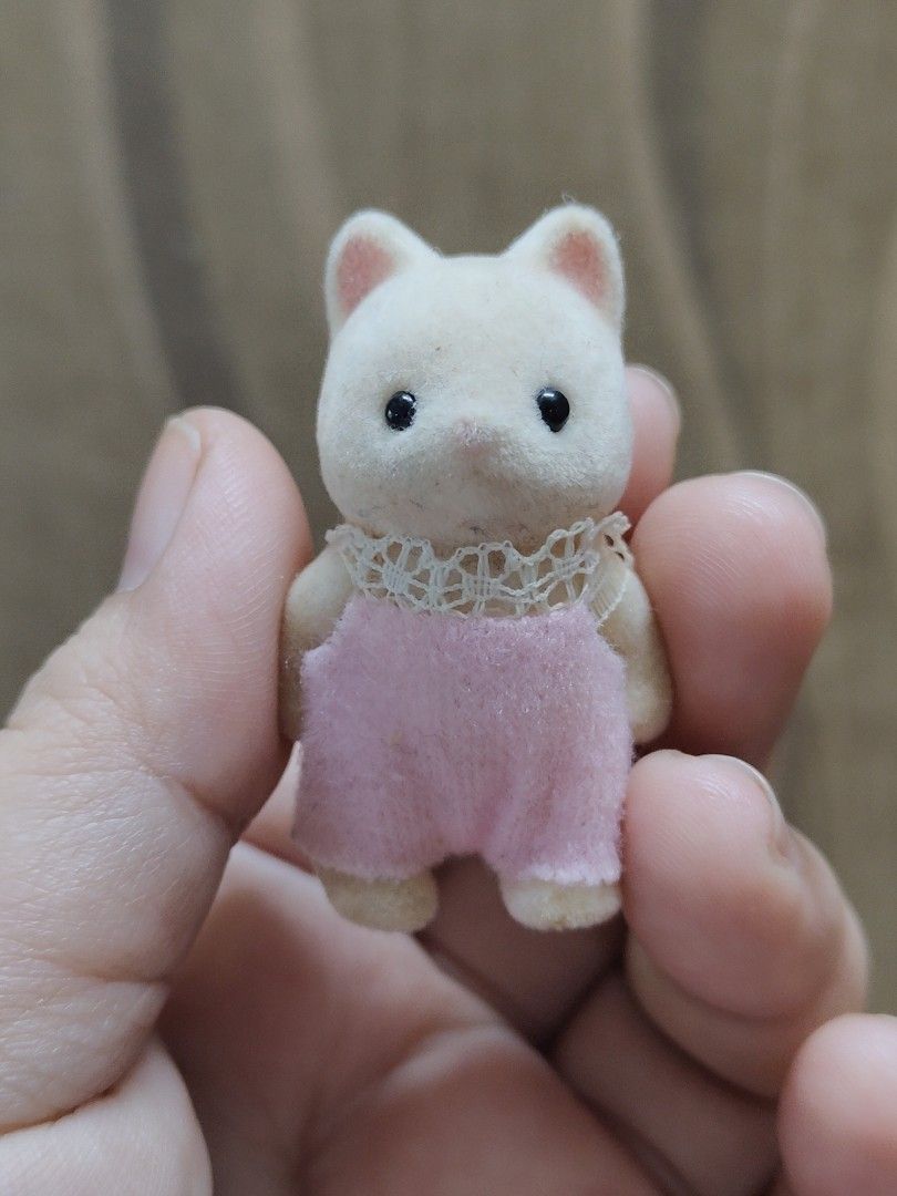 Sylvanian Families Baby Cat (Category: Figurines & Statues) located in Santa Rosa. Submitted by mmps249.1 (Listing ID 1430247653, Image 1). Description: Crossposted Mine now, pay now shipping courier: JRS only Gcash payment upon order No reservations.