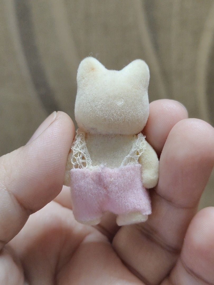 Sylvanian Families Baby Cat (Category: Figurines & Statues) located in Santa Rosa. Submitted by mmps249.1 (Listing ID 1430247653, Image 2). Description: Crossposted Mine now, pay now shipping courier: JRS only Gcash payment upon order No reservations.