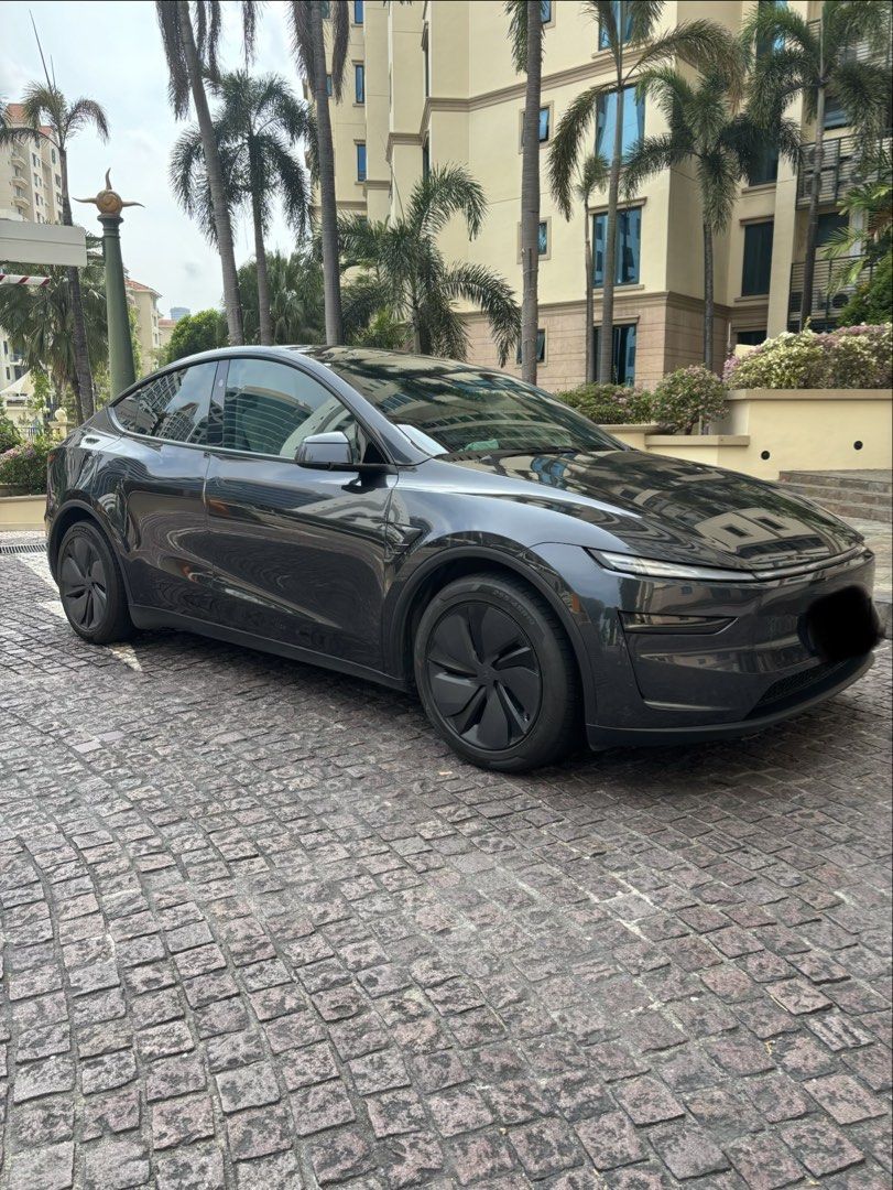 Tesla Model Y RWD LAUNCH EDITION Auto (Category: Used Cars) located in Singapore. Submitted by treefstore (Listing ID 1430287642, Image 2). Description: Well protected with mats ( Trunk and front) Mileage accrued from school & work runs 255kW (341 bhp) 0 accident Selling to buy new tesla y l for more space .
