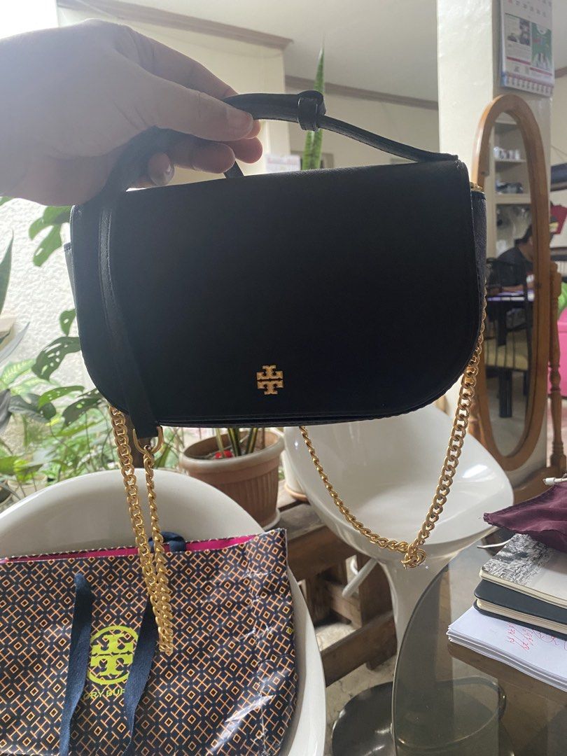 Tory Burch Black Handbag with Chain (Category: Shoulder Bags) located in Manila. Submitted by declutter_with_cmb (Listing ID 1430244377, Image 3). Description: slightly used very nice with gold details bought in japan.