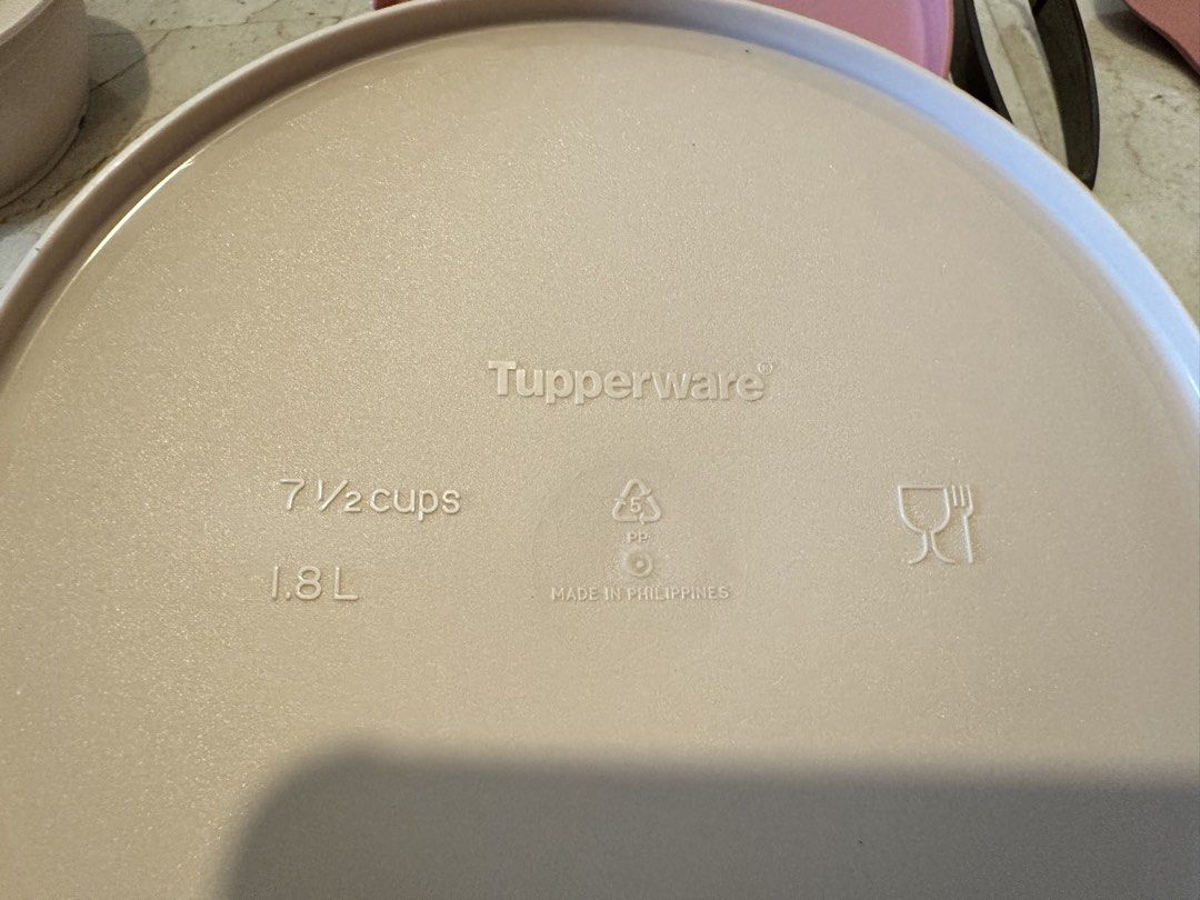 Tupperware Food Storage Set with Lids and Spoon452848120979804162