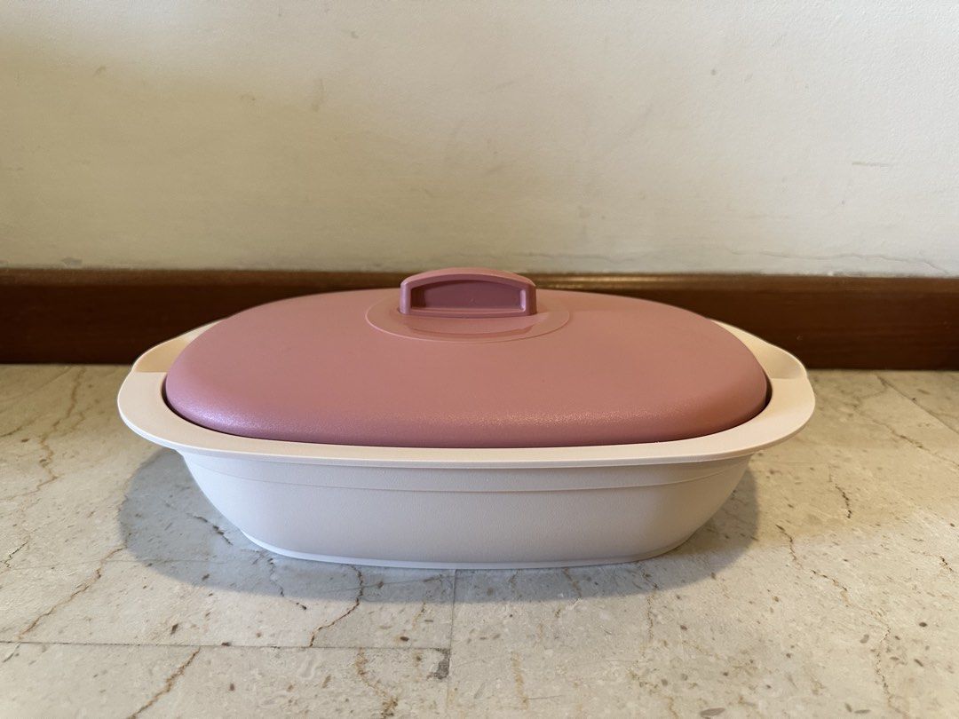 Tupperware Food Storage Set with Lids and Spoon452848120979804165