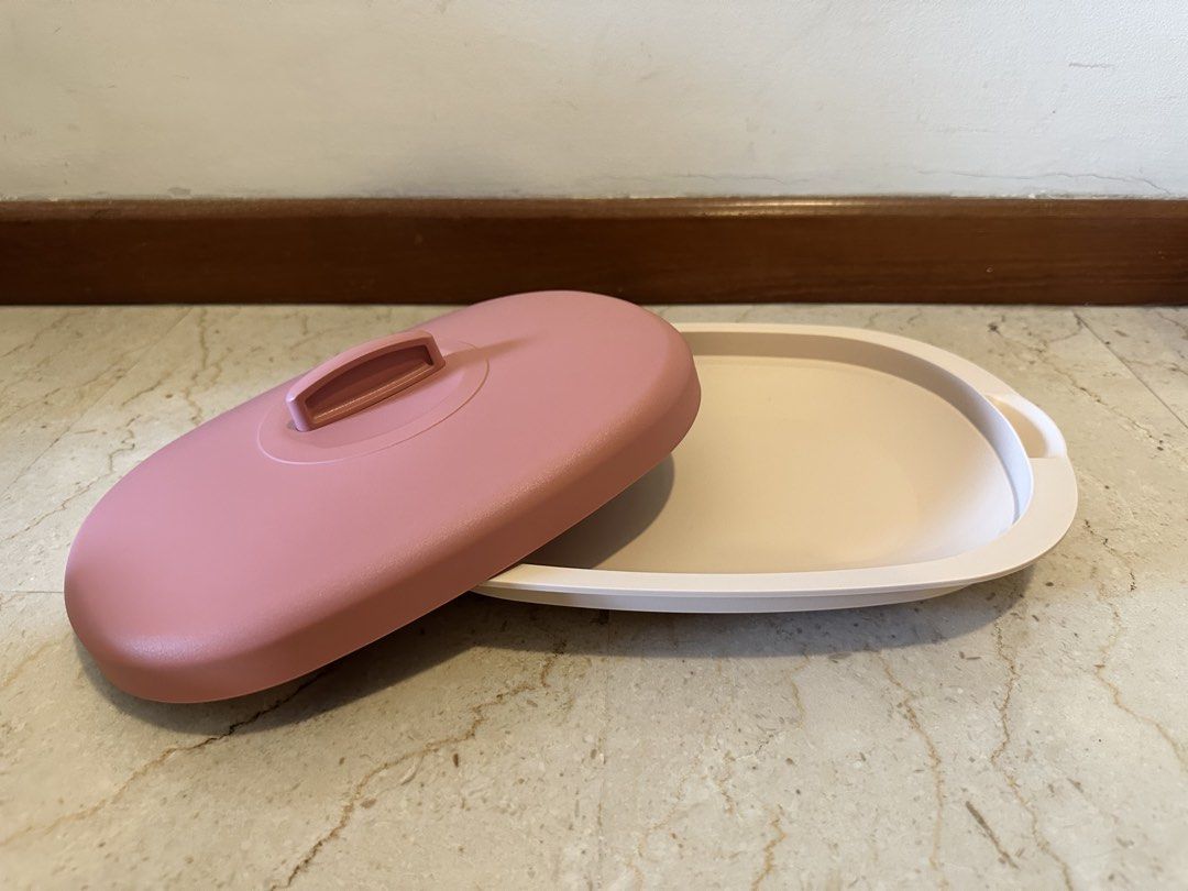 Tupperware Food Storage Set with Lids and Spoon452848120979804164