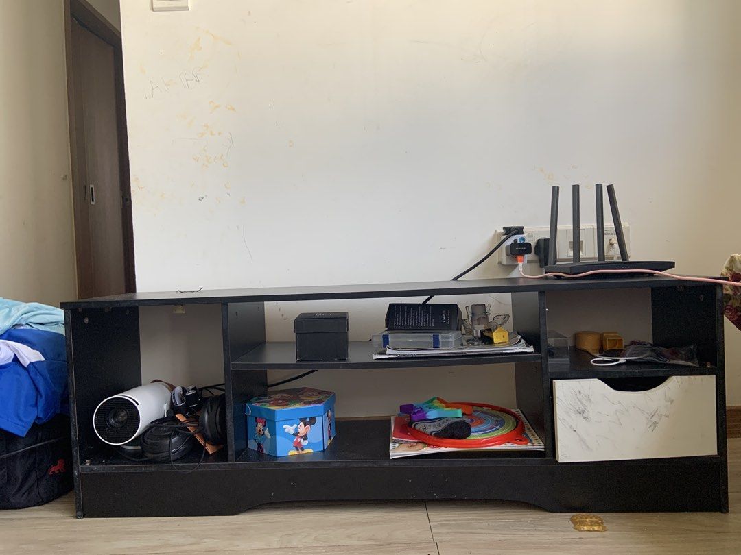 Tv console