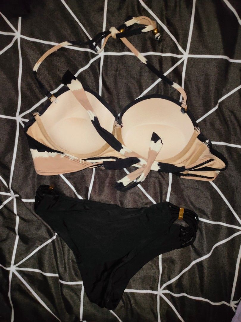 Two-Piece Bikini Set (Category: Bikinis & Swimsuits) located in Manila. Submitted by thatstyle (Listing ID 1430308607, Image 2). Description: 32B boob size .