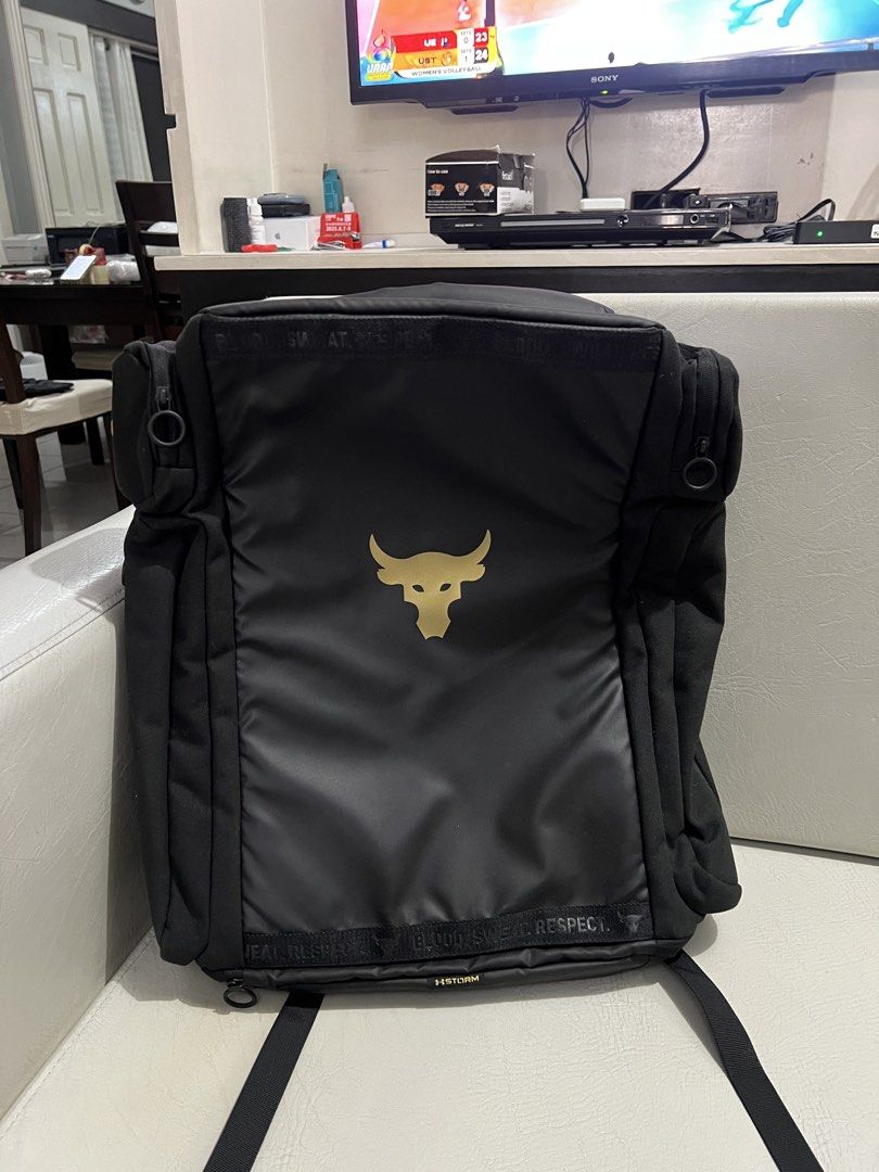 UNDER ARMOUR 39L DUFFLE BACKPACK (Category: Backpacks) located in Santa Maria. Submitted by jeshtine (Listing ID 1430252206, Image 1). Description: .