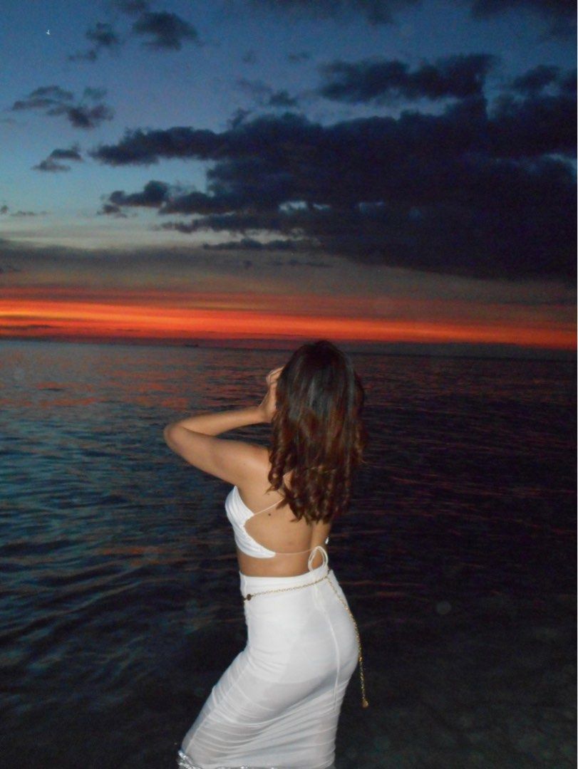 White Halter Top and Skirt Set (Category: Sets or Coordinates) located in Manila. Submitted by nickaaa2000 (Listing ID 1430287231, Image 2). Description: White set coords! Belt not included For reference my height is 5’7 Medium frame Top is not padded , bought it from wear kim santiago S-medium frames For top alone 250 Skirt :300 For both : 430 .