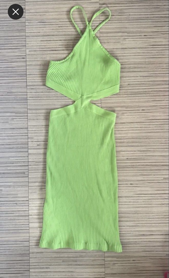 Zara Cut Out Halter Midi Dress (Category: Dresses) located in Pasig City. Submitted by applespicker (Listing ID 1430254802, Image 3). Description: Used once only and stored Perfect for summer M size fits Small also very stretchy Book your own parcel .