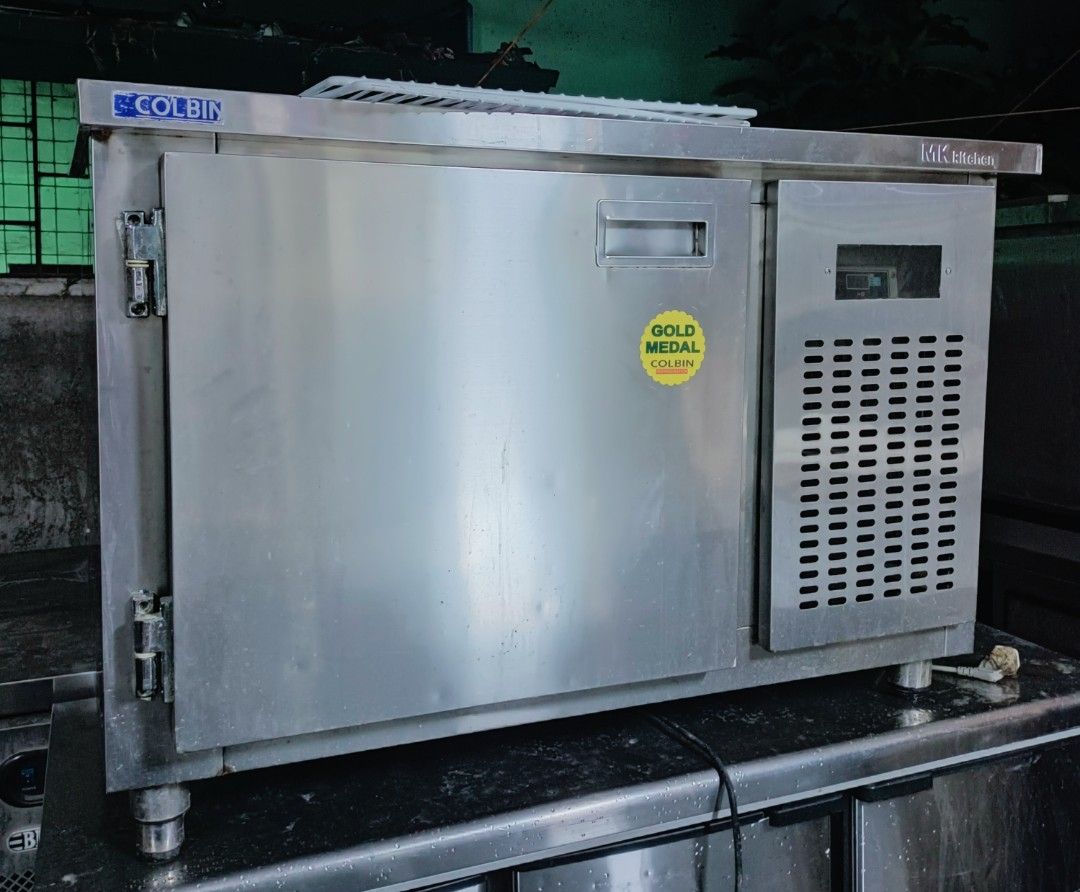 120cm undercounter chiller (Category: Refrigerators and Freezers) located in Manila. Submitted by manaloreia83978 (Listing ID 1430596737, Image 1). Description: undercounter chiller second hand good condition ready to used test to sawa for pick up only... open for viewing anytime.
