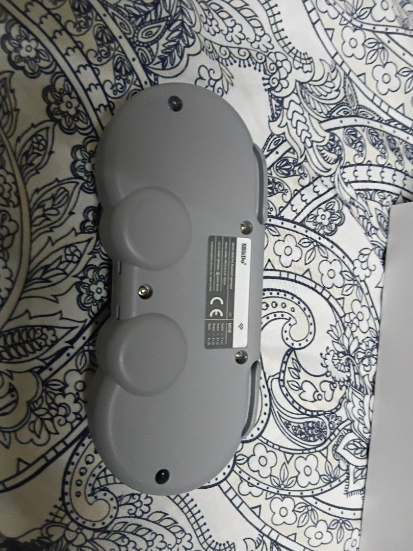 8bitDo SN30 Pro Bluetooth (Category: Controllers) located in Makati City. Submitted by jktheexplorer (Listing ID 1430518638, Image 3). Description: 8bitDo SN30 Bluetoo5h Gamepad.