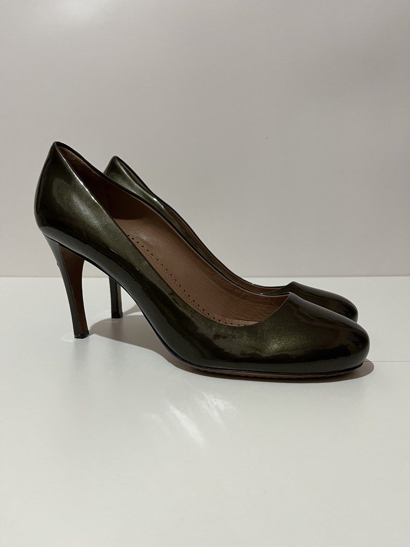 Alaia Paris Patent Leather Heels (Category: Heels) located in Manila. Submitted by excommunicado_ (Listing ID 1430518339, Image 1). Description: Alaia Patent Leather Heels Size 38.5 on tag Heel height - 3.5” Pair only No inclusions Excellent condition Flaw: minor signs of use (see pics for reference) Note: Feel free to ask questions before purchasing .