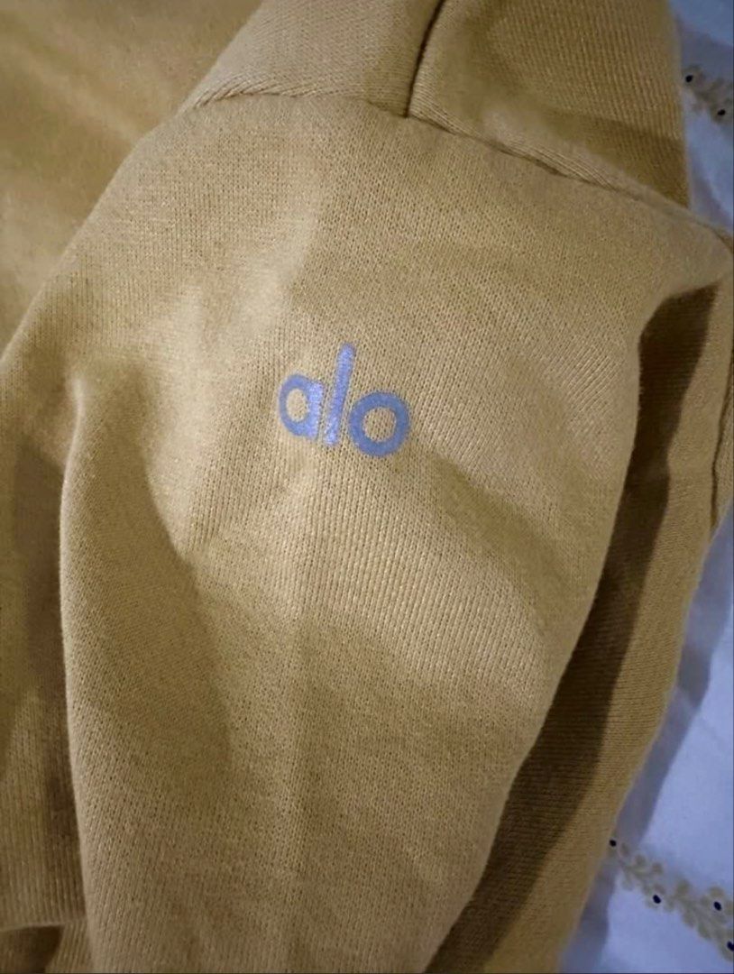 Alo jacket (Category: Activewear) located in Calamba. Submitted by jaymiesclosetph (Listing ID 1430458960, Image 3). Description: No when worn, Alo stadium half zipped .