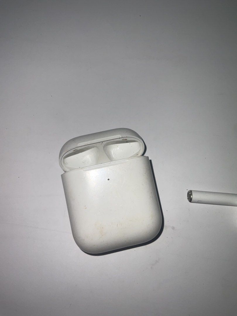 Apple AirPods (2nd Generation (Category: Earphones) located in Manila. Submitted by geloreyes262956 (Listing ID 1430553152, Image 2). Description: Apple AirPods (2nd Generation Price: 200 PHP Condition: untested missing one set -authentic Delivery & Meet-up Options 🚚🤝 Modes of Delivery: LBC Express J&T Express Lalamove (For fast, same-day delivery) Meet-up Location: Araneta Center Cubao ("Gateway" Mall) Payment Options: Cash on Delivery (COD) i