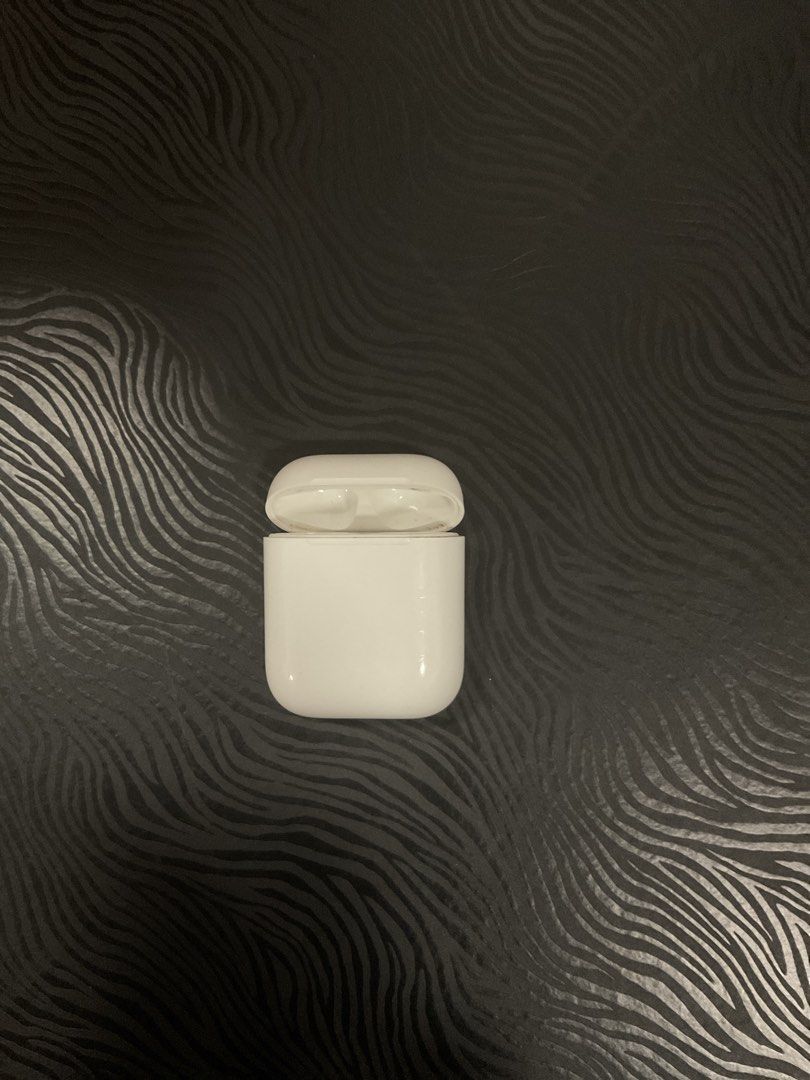 Apple AirPods Charging Case424139301921771521