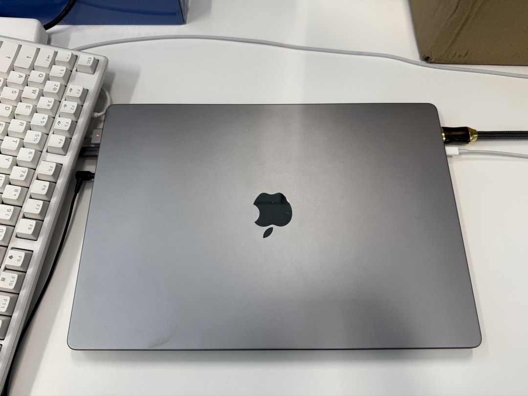 Apple MacBook Pro 16-inch (M1 Pro, 2021)
