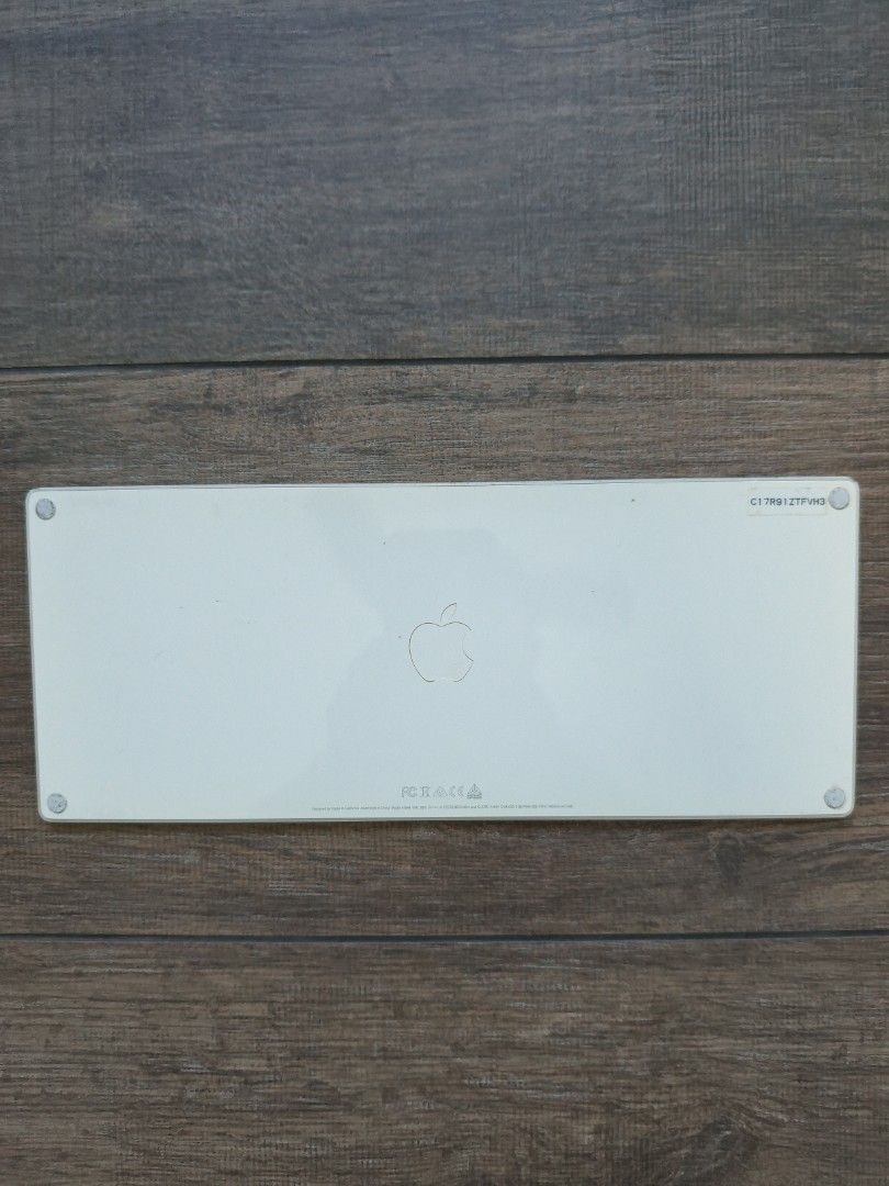 Apple Magic Keyboard - White457491658226411521