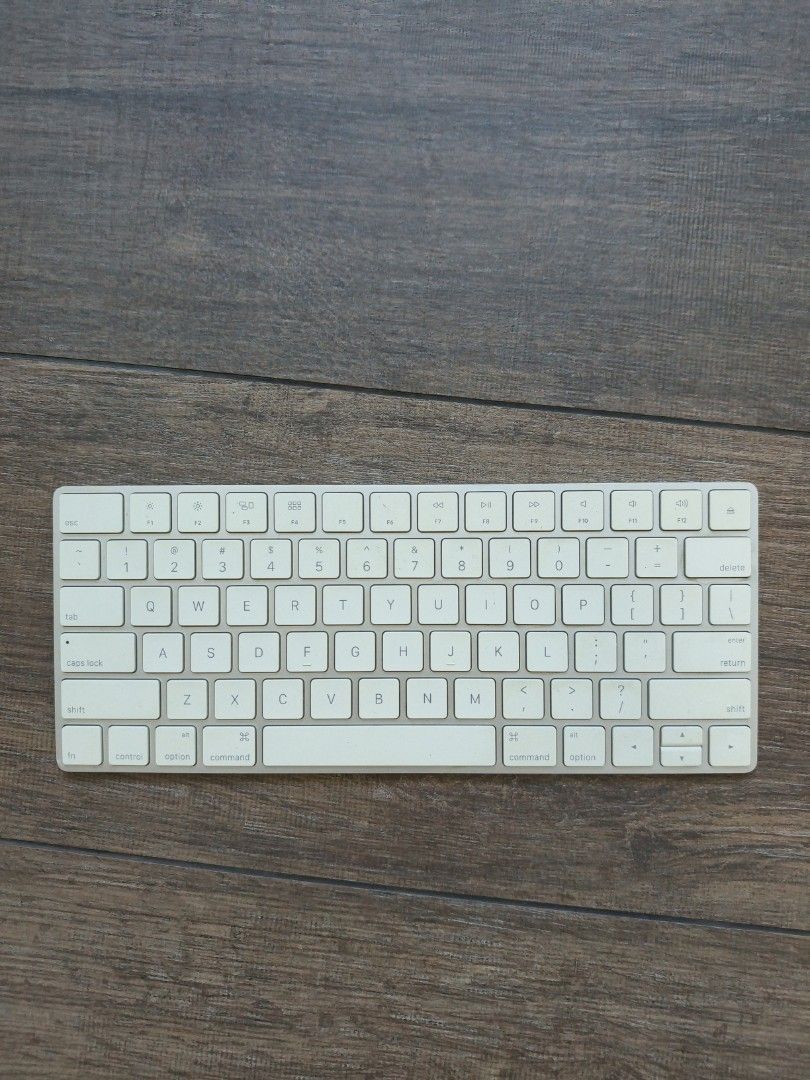 Apple Magic Keyboard - White457491658226411520
