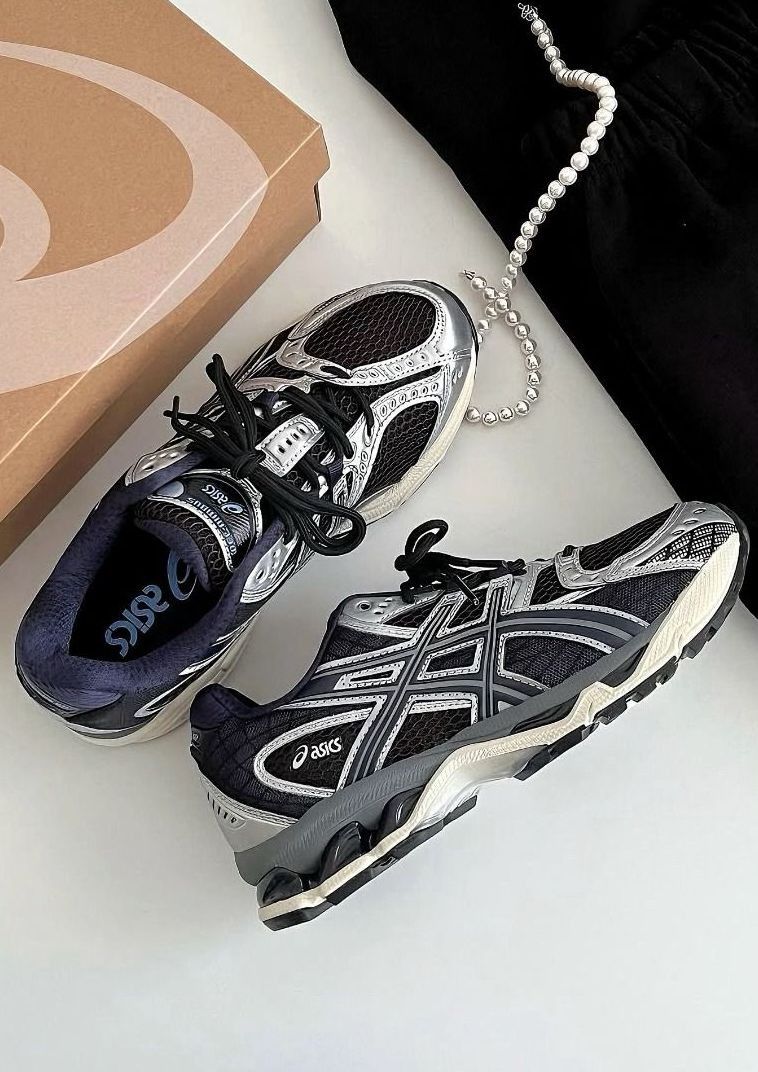 ASICS GEL-Nimbus 10.1 Running Shoes Unisex Silver Black (Category: Sneakers) located in Singapore. Submitted by uepicphoenix (Listing ID 1430469466, Image 3). Description: Brand new with box.