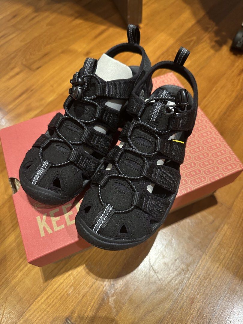 Authentic KEEN Clearwater CNX sandals Size: US 6.5 (EU 37) Condition: BRAND NEW, never worn (Category: Sandals) located in Singapore. Submitted by panffy12 (Listing ID 1430402242, Image 1). Description: Selling because bought wrong size (I wear US 7 for this model) Lightweight, comfortable and great for travel, walking & water activities Retail price: ~$150+ Selling at: $100 (slightly negotiable for fast deal) Self-collect at Raffles Place/ Redhi
