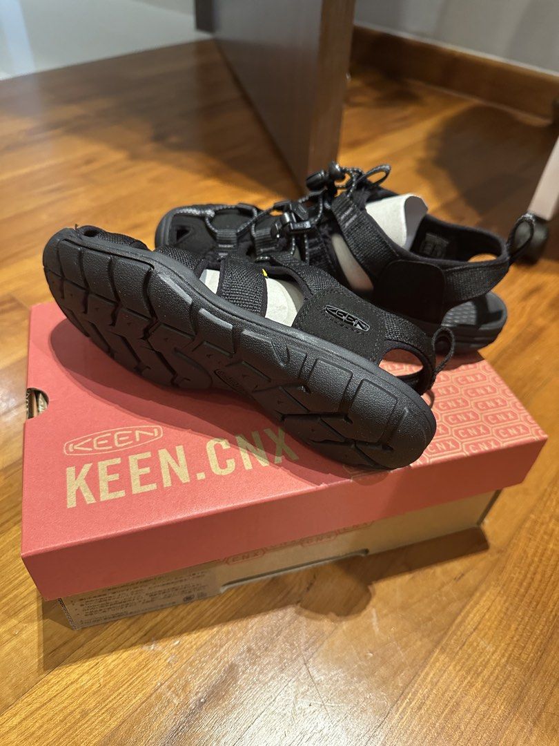 Authentic KEEN Clearwater CNX sandals Size: US 6.5 (EU 37) Condition: BRAND NEW, never worn (Category: Sandals) located in Singapore. Submitted by panffy12 (Listing ID 1430402242, Image 2). Description: Selling because bought wrong size (I wear US 7 for this model) Lightweight, comfortable and great for travel, walking & water activities Retail price: ~$150+ Selling at: $100 (slightly negotiable for fast deal) Self-collect at Raffles Place/ Redhi