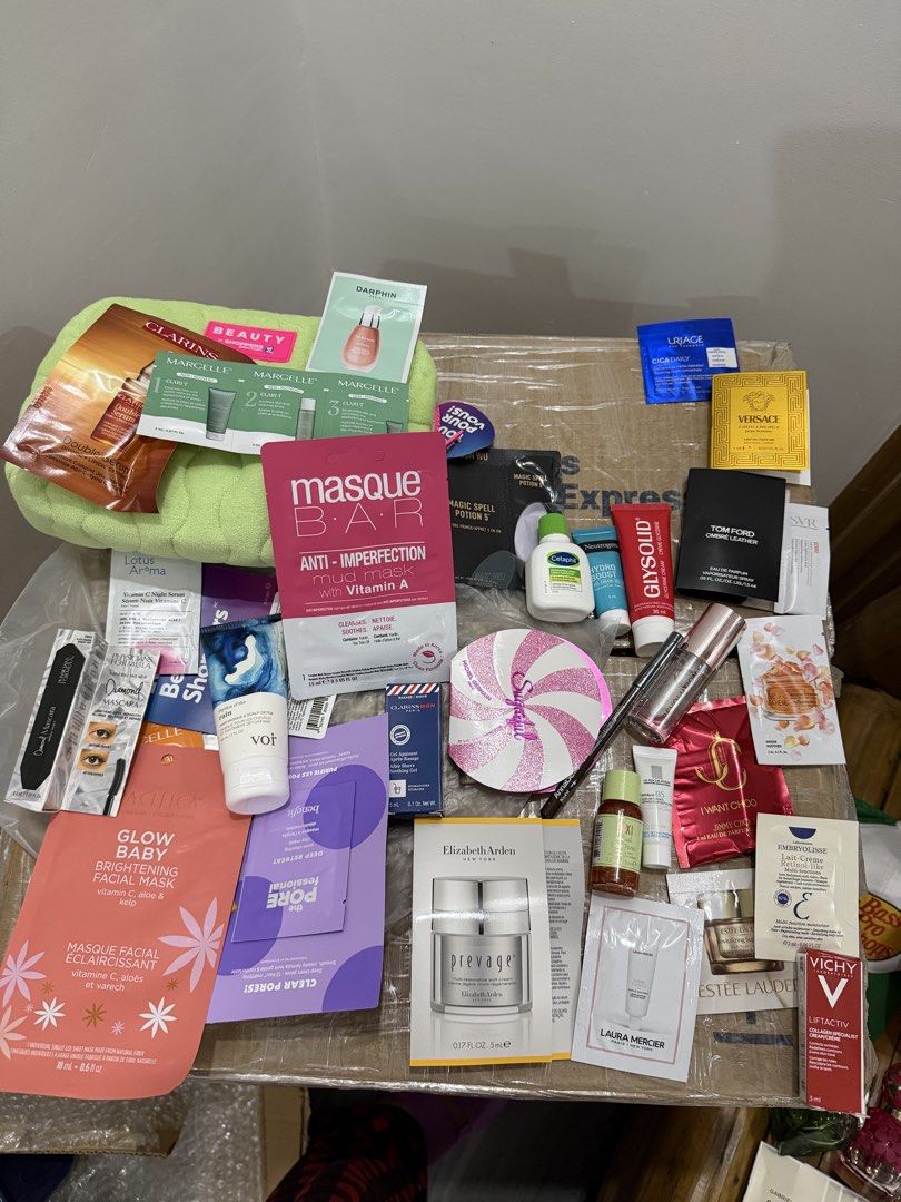 BEAUTY SET FROM CANADA (TAKE ALL) (Category: Face Care) located in Lemery. Submitted by haul_canada (Listing ID 1430523698, Image 1). Description: GET THIS AFFORDABLE AND AUTHENTIC SET COMES WITH BIG POUCH.