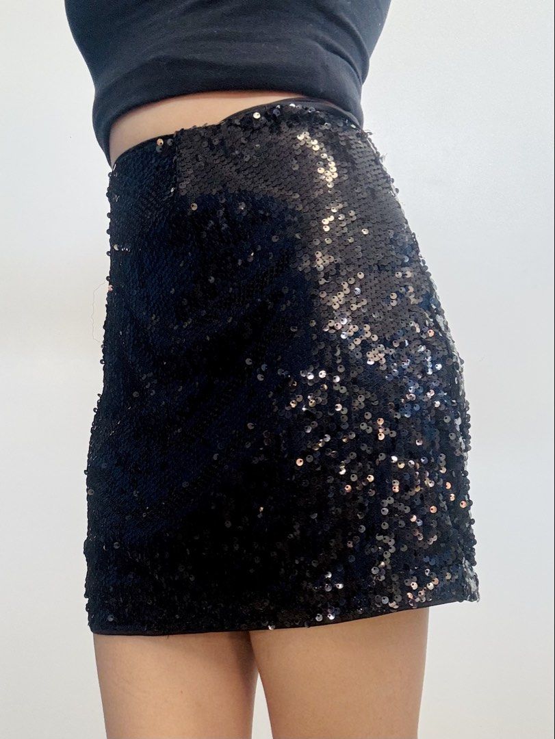 Black Sequin Mini Skirt Shiny Concert (Category: Skirts) located in Muntinlupa City. Submitted by sialokin (Listing ID 1430543379, Image 3). Description: .