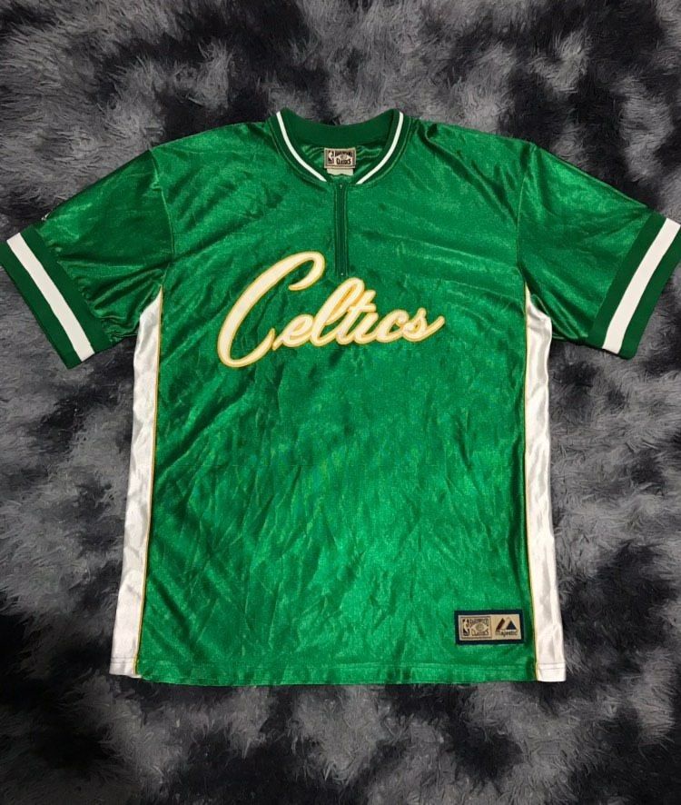 BOSTON CELTICS BY MAJESTIC (Category: Activewear) located in Manila. Submitted by rymd_thrift (Listing ID 1430579096, Image 2). Description: Y2K BOSTON CELTICS HALF ZIP WIDTH - 26 LENGHT - 35 GOOD CONDITION NEED WASH ONLY.
