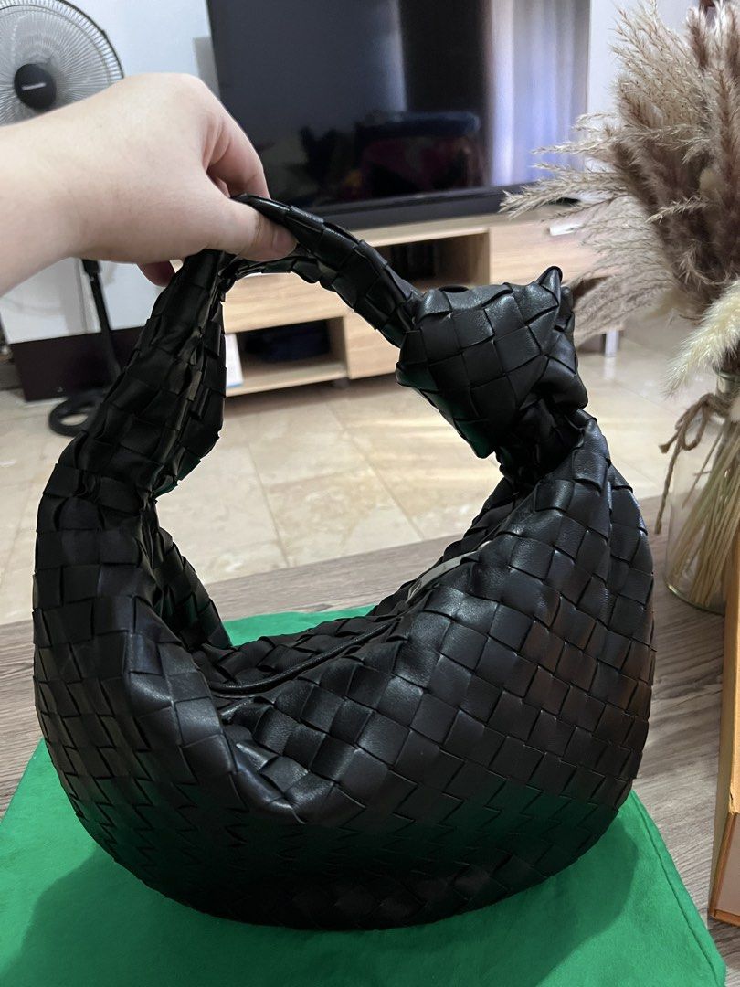 Bottega Jodie 36cm Medium size (Category: Luxury Bags & Wallets) located in Manila. Submitted by luxurytreasure.ph (Listing ID 1430525382, Image 2). Description: .