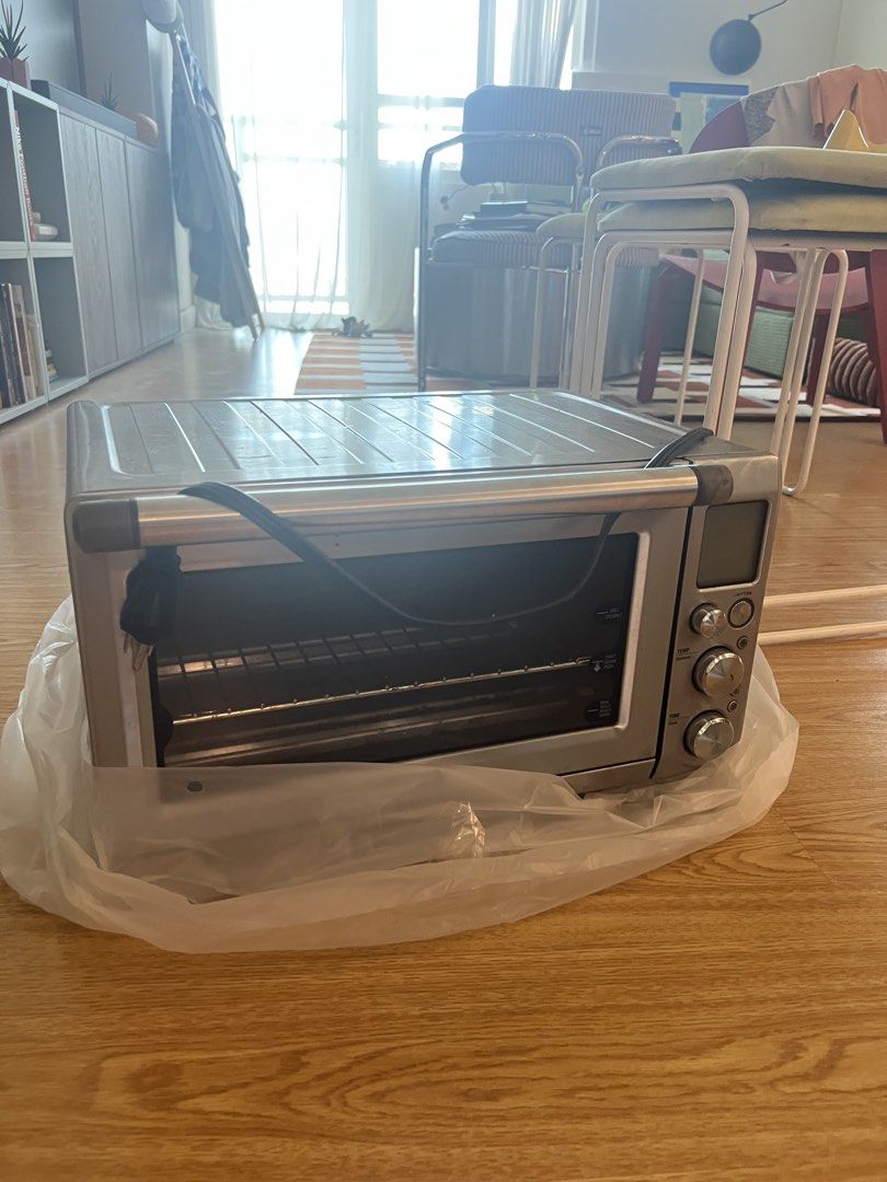 Breville BOV800 Smart Oven (Category: Ovens & Toasters) located in Makati City. Submitted by mikodeej (Listing ID 1430465049, Image 1). Description: Breville Smart Oven Bov800.