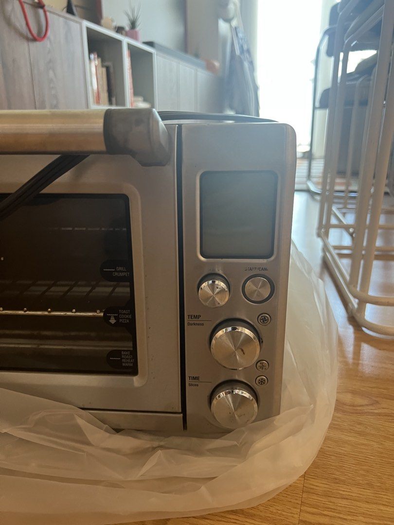 Breville BOV800 Smart Oven (Category: Ovens & Toasters) located in Makati City. Submitted by mikodeej (Listing ID 1430465049, Image 2). Description: Breville Smart Oven Bov800.