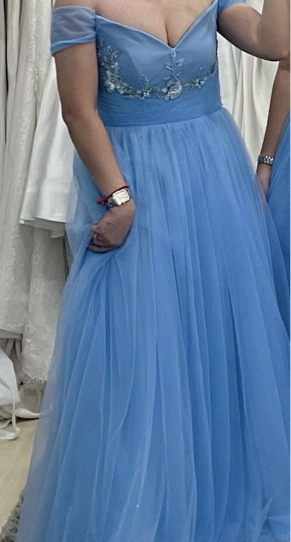 Bridal Boutique Off-Shoulder Gown (Category: Evening dresses & gowns) located in Del Monte. Submitted by allydap (Listing ID 1430553655, Image 2). Description: .