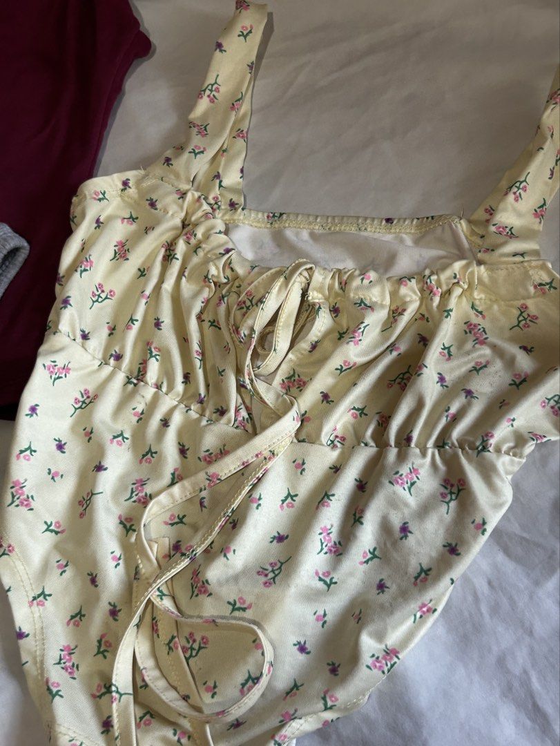 Bundle - Assorted Sleeveless Tops (Category: Sleeveless) located in Caloocan City. Submitted by ctrl12 (Listing ID 1430496413, Image 2). Description: Bundle-Croptops 1 Shein 1 michi 2 tag removed - fits XS - Small - Stretchable Rfs: decluttering MOP: GCash MOD: J&T/Lalamove.