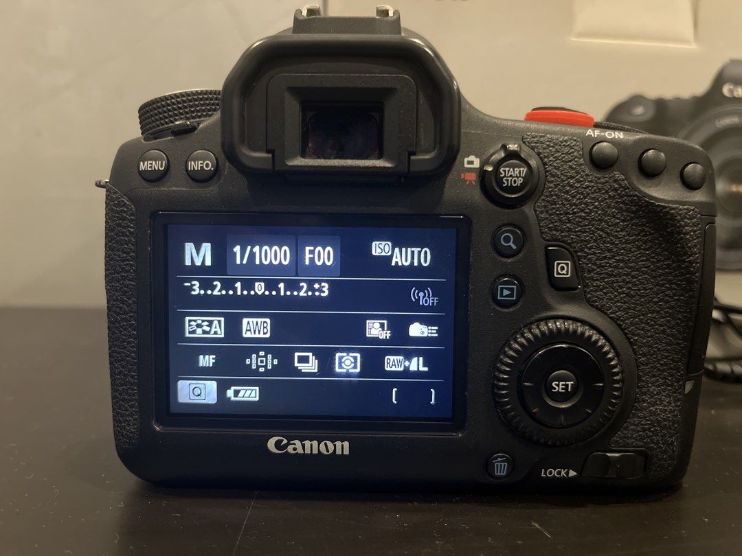 Canon EOS 6D Mark 1 (Category: Cameras) located in Bangi. Submitted by hzqemr (Listing ID 1430523652, Image 2). Description: Shutter Count: 25k Condition: 9/10 everything works fine but the screen has some vignettes. In Box: 1) Camera Body 2) 3x Batteries 3) Chargers 4) Strap.