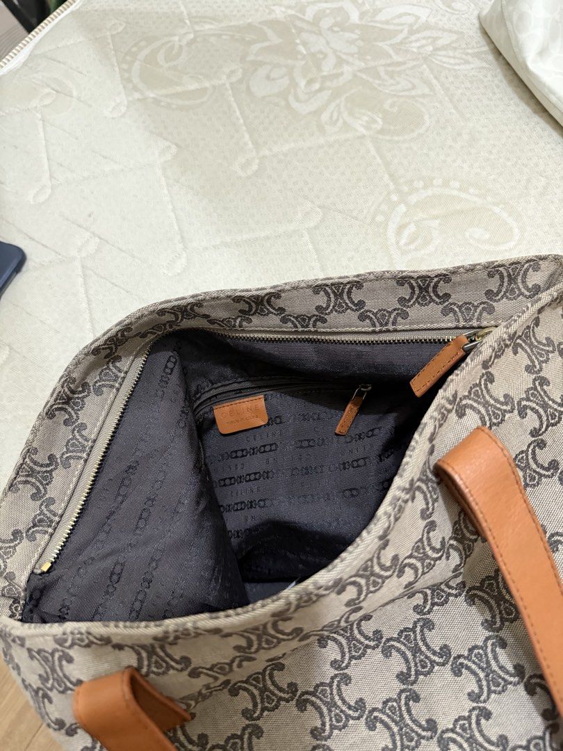Celine Macadam Tote Bag (Category: Luxury Bags & Wallets) located in Manila. Submitted by ferminjayn24871 (Listing ID 1430516434, Image 2). Description: .