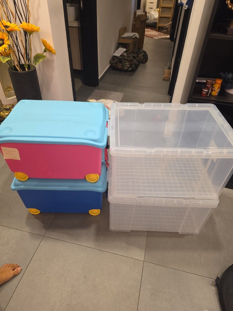 Clear Plastic Storage Box with Lid