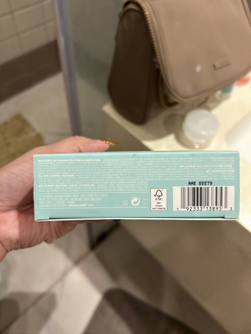 Clinique Anti-Blemish Solutions 3-Step Set (Category: Face Care) located in Quezon City. Submitted by szalovergirl (Listing ID 1430574428, Image 2). Description: .