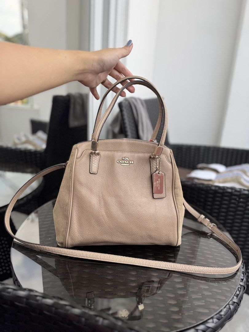 Coach Minetta Bag (Category: Luxury Bags & Wallets) located in Sablan. Submitted by bag.a.holic.bygaile.ph (Listing ID 1430472786, Image 1). Description: Needs color restoration bahala na kayo magpaganda .