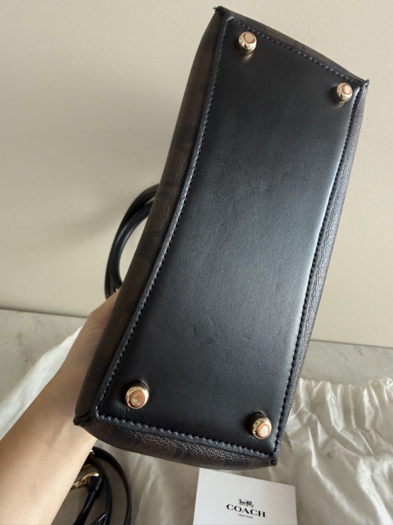 Coach Mini Bennett Satchel (Category: Luxury Bags & Wallets) located in Quezon City. Submitted by cbake (Listing ID 1430444667, Image 3). Description: .